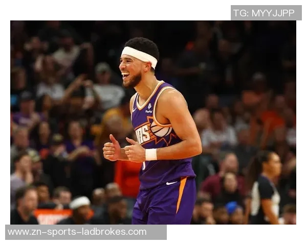 布克创历史新高前八场场均30分5助攻命中率超五成三分命中率达四成