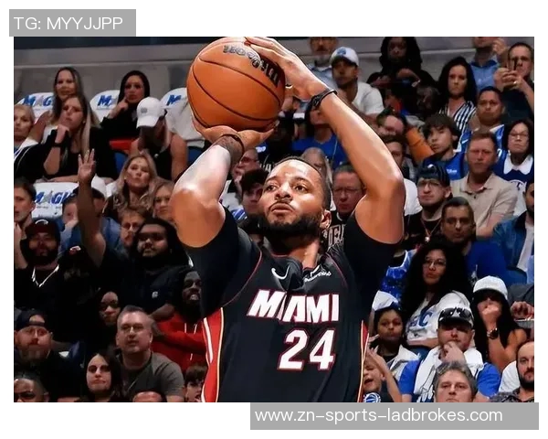 热火队远程轰炸三分球表现出色八名球员共同贡献19记三分球 热火队远程轰炸三分球表现出色八名球员共同贡献19记三分球