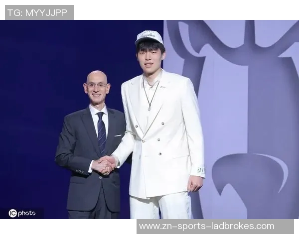 美记感慨杨瀚森泪洒赛场表现不佳却更加看好他的未来发展